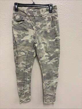Ladies Camo Stretch Skinny Pants - Green Camo